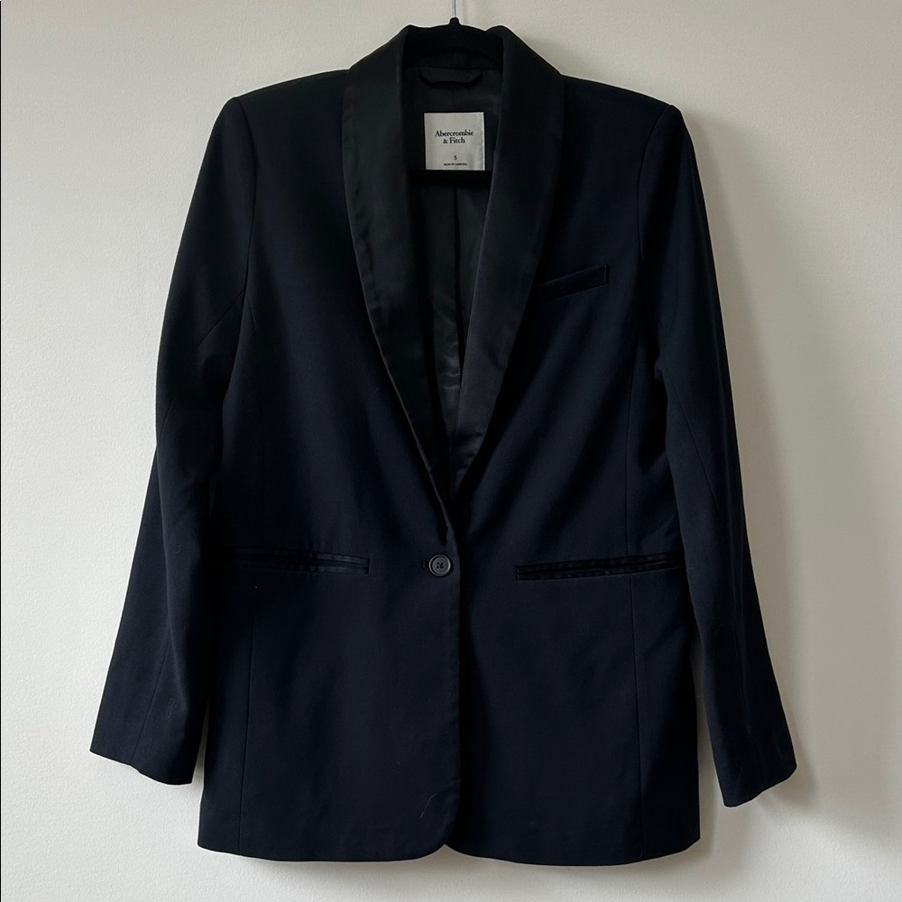 A&F Black Satin Lapel Party Blazer